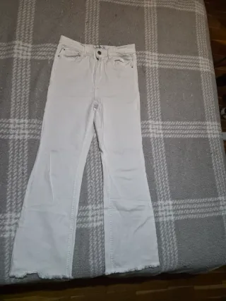 Pantalón vaquero blanco Stradivarius Talla 36