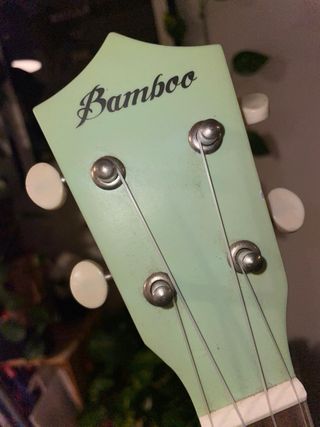 Ukelele marca Bamboo verde agua