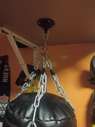 Saco de boxeo DOMYOS cadenas, guantes y saco pera