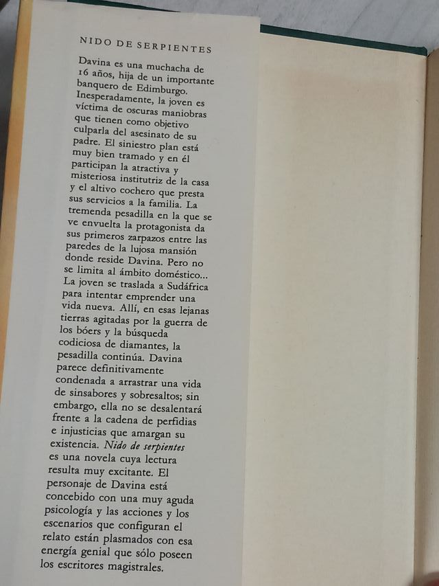 NIDO DE SERPIENTES. Victoria Holt