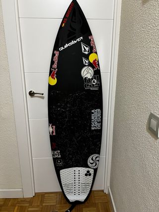 Tabla de surf Quiksilver negra
