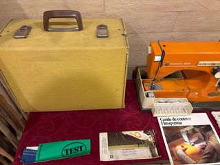 Máquina de coser Husqvarna 2000 Naranja