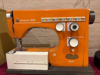Máquina de coser Husqvarna 2000 Naranja