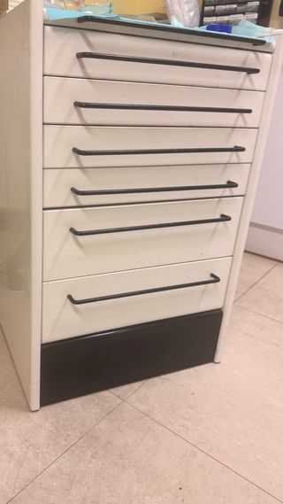 Carro clínica dental con cajones