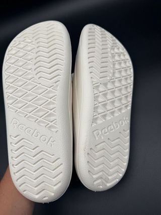 Reebok Chanclas Clean Slide, talla 43