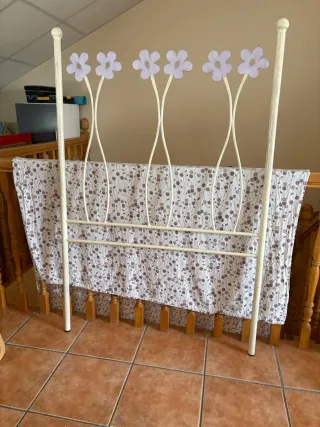 Conjunto mesita noche, escritorio y cabecero forja