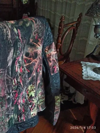 Chaqueta original camuflaje y cuero. Impecable Mu