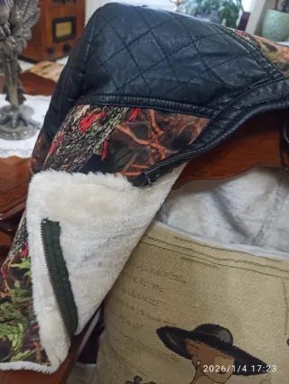 Chaqueta original camuflaje y cuero. Impecable Mu