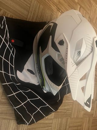 Casco moto enduro