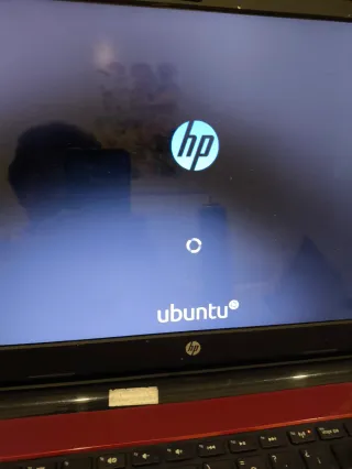 HP Pavilion 15-r228ns Portátil Rojo