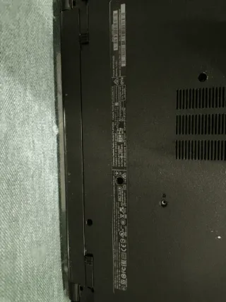 HP Pavilion 15-r228ns Portátil Rojo