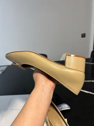 Sandalias Mango tacón bajo beige