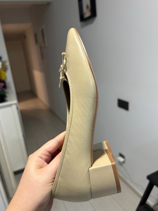 Sandalias Mango tacón bajo beige