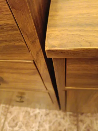 Cómoda y 2 mesitas de noche de madera