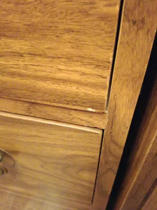 Cómoda y 2 mesitas de noche de madera