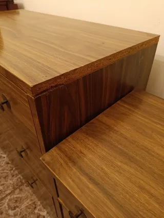 Cómoda y 2 mesitas de noche de madera