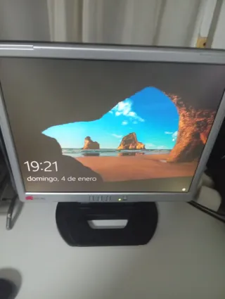 Lote 3 Pantallas PC + 1 Monitor TV