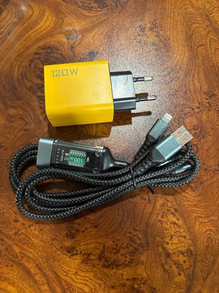 Caricabatterie rapido 120W con 4 porte USB e cavo incluso