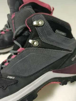 Botas de trekking Quechua. Waterproof como nuevas