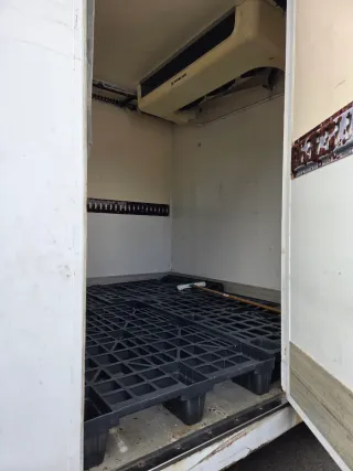 Camion del año 2011 con 261231 kilometros