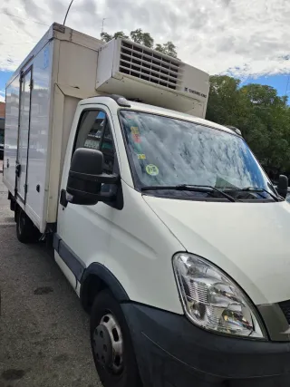 Camion del año 2011 con 261231 kilometros