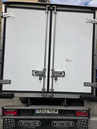 Camion del año 2011 con 261231 kilometros