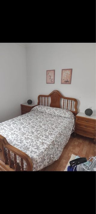 Cama de madera con 2 mesitas ¡URGE VENTA!