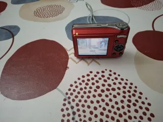 Cámara Digital GE Roja 7.0MP A735