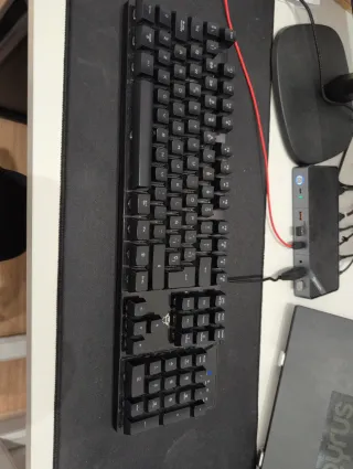 Teclado USB RGB Trust GXT