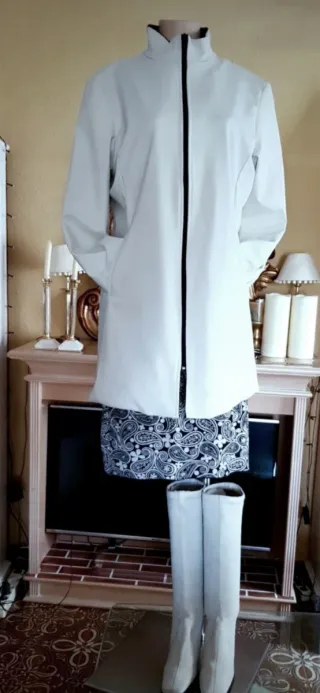 Abrigo tres cuartos polar impermeable