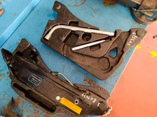 Gato Porsche Cayenne 92A.