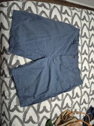 Bermudas hombre azul