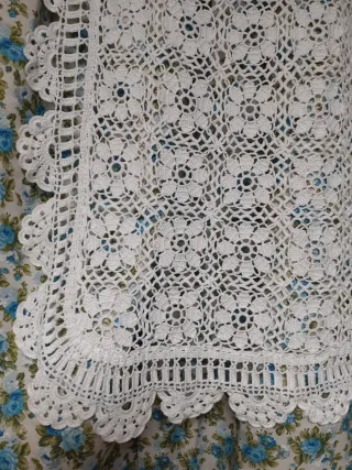 Delantal de ganchillo hecho a mano