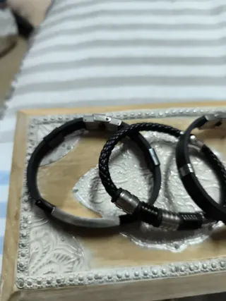 Lote 3 Pulseras Negras y Plateadas