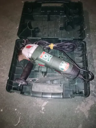 Radial amoladora Bosch PWS 700-115 con maletín