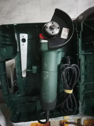 Radial amoladora Bosch PWS 700-115 con maletín