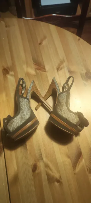 Zapatos de fiesta tacón alto flor