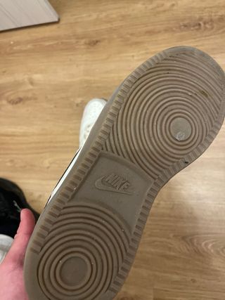 Zapatillas Nike Blancas y Negras