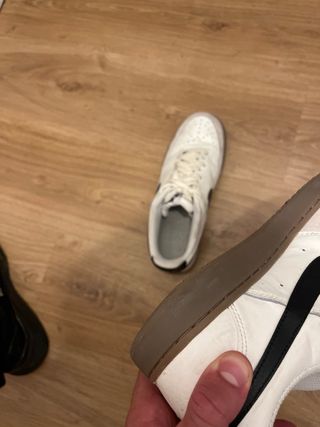 Zapatillas Nike Blancas y Negras