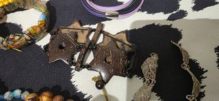 LOTE 19 PULSERAS VARIOS ESTILOS y CALIDADES