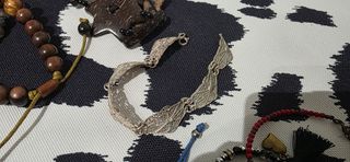 LOTE 19 PULSERAS VARIOS ESTILOS y CALIDADES