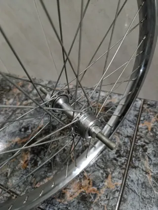 Rueda 20" Hierro Nueva