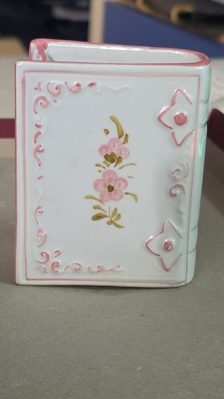 Libricino devozionale in porcellana