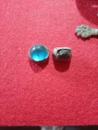 Medalla Cruz y Cuentas