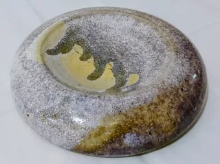 Plato único de cerámica artesanal