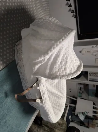 Moisés para bebé blanco