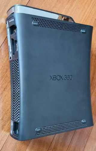 Xbox 360 Elite 120GB HDD + Mando