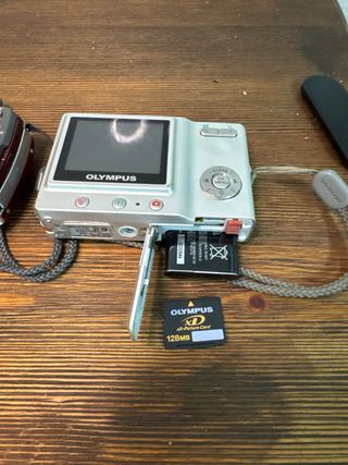 Due fotocamere digitali Olympus in vendita