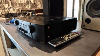 Amplificador Marantz PM6006 Negro