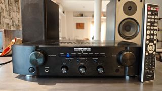 Amplificador Marantz PM6006 Negro